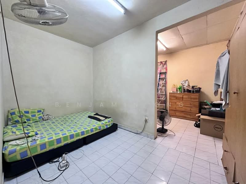 Semi-Detached House for Sale in Taman Megah Ria (Masai) - Benjamin Ong - Bedroom - PropertyGuru.com.my