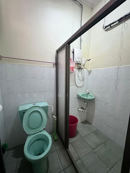 Semi-Detached House for Sale in Taman Megah Ria (Masai) - Benjamin Ong - Bathroom - PropertyGuru.com.my
