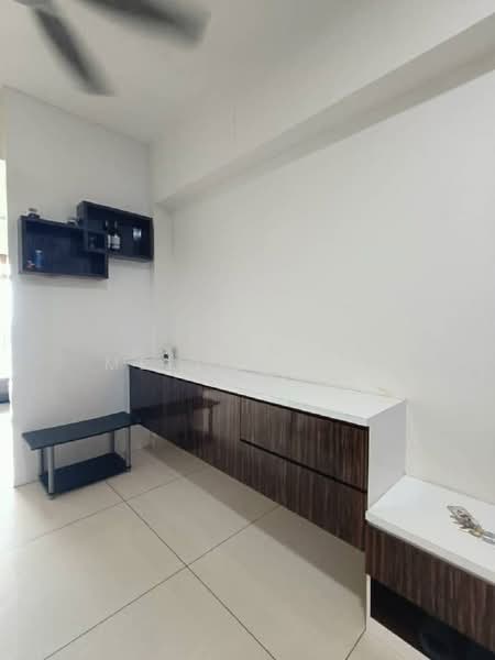 Servis Apartment untuk Dijual di D'Inspire Residence (Inspira Bestari) - Melinda Ee - Living Room - PropertyGuru.com.my