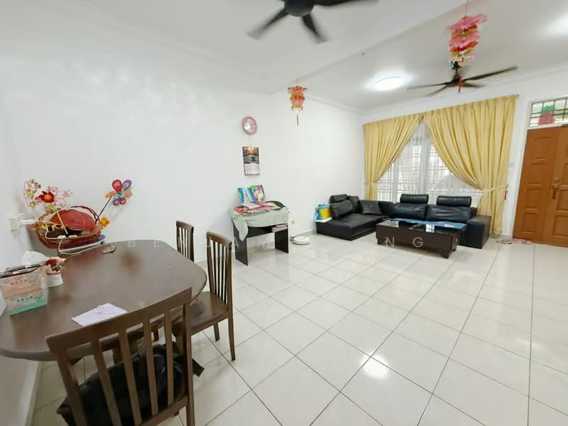 Rumah Teres 1.5 Tingkat untuk Dijual di Taman Daya (Johor Bahru) - Benjamin Ong - Living Room - PropertyGuru.com.my