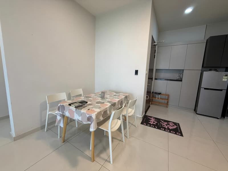 Condominium for Rent at Bay Laurel @ Country Garden Danga Bay - Orange Koh - Dining Room - PropertyGuru.com.my