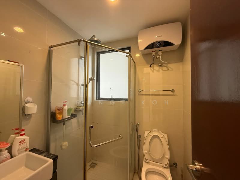 Condominium for Rent at Bay Laurel @ Country Garden Danga Bay - Orange Koh - Bathroom - PropertyGuru.com.my