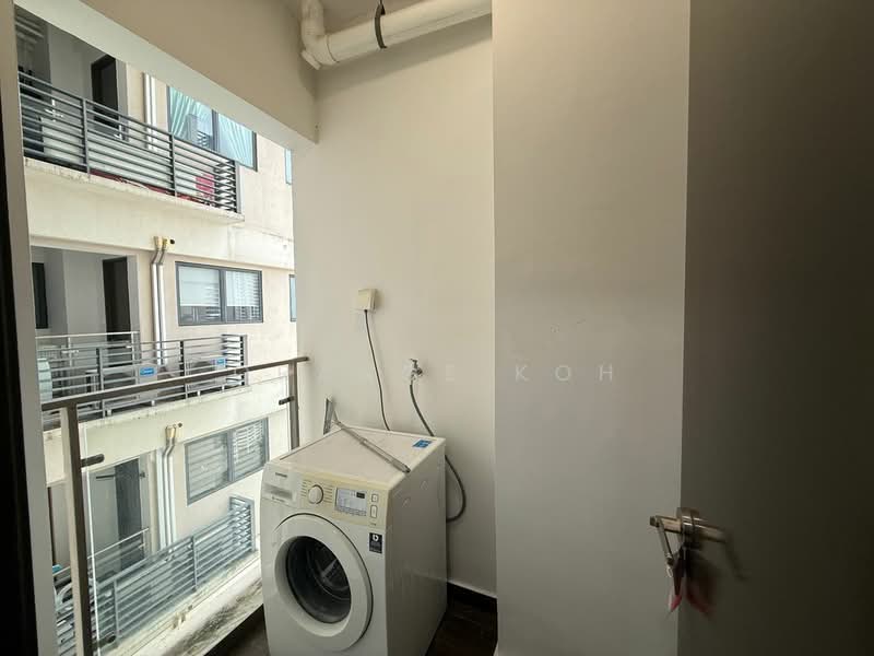 Condominium for Rent at Bay Laurel @ Country Garden Danga Bay - Orange Koh - Balcony - PropertyGuru.com.my