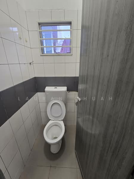Rumah Teres 2 Tingkat untuk Disewa di Seksyen 8 (Petaling Jaya) - Lauran Chuah - Bathroom - PropertyGuru.com.my