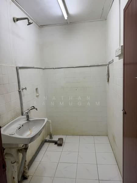 Kedai untuk Disewa di Taman Bangsar (Bangsar) - Nathan Sanmugam - Bathroom - PropertyGuru.com.my