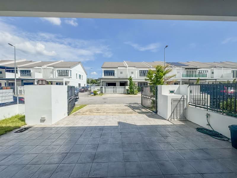 Rumah Teres 2 Tingkat untuk Dijual di Cyberjaya (Selangor) - Aizat Saifulrullah - Exterior - PropertyGuru.com.my