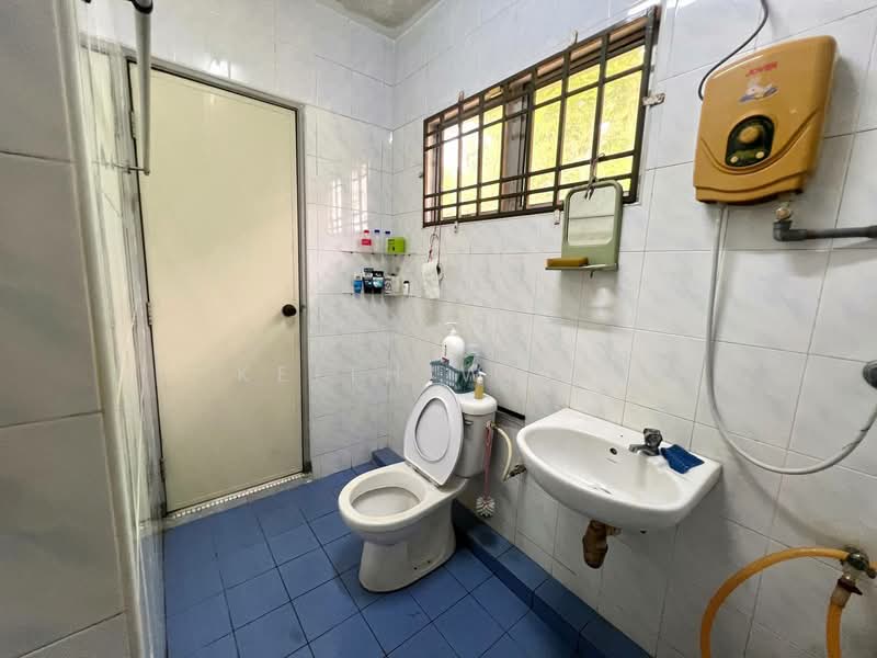 Rumah Teres 2 Tingkat untuk Dijual di Taman Sri Skudai (Skudai) - Keith Wong - Bathroom - PropertyGuru.com.my