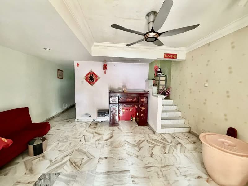 2.5-storey Terraced House for Sale in Taman Cheras Jaya (Cheras) - Dennix Chin - Living Room - PropertyGuru.com.my