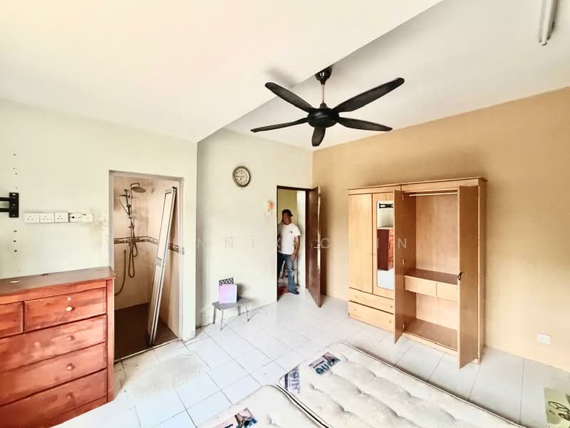 2.5-storey Terraced House for Sale in Taman Cheras Jaya (Cheras) - Dennix Chin - Bedroom - PropertyGuru.com.my