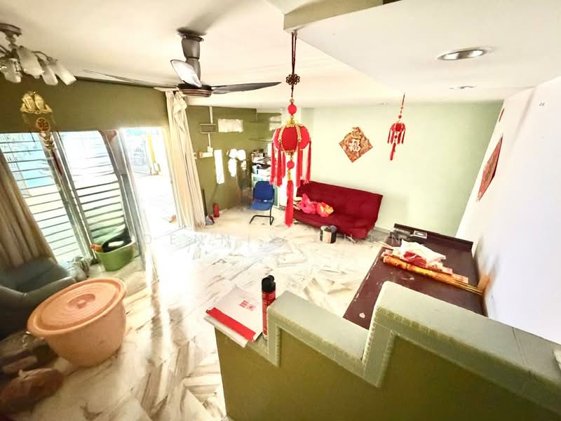2.5-storey Terraced House for Sale in Taman Cheras Jaya (Cheras) - Dennix Chin - Living Room - PropertyGuru.com.my