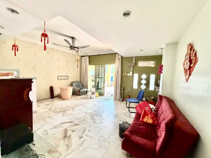 2.5-storey Terraced House for Sale in Taman Cheras Jaya (Cheras) - Dennix Chin - Living Room - PropertyGuru.com.my
