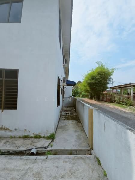 2-storey Terraced House for Sale in Kuala Kangsar (Perak) - Lee Muzi - Exterior - PropertyGuru.com.my