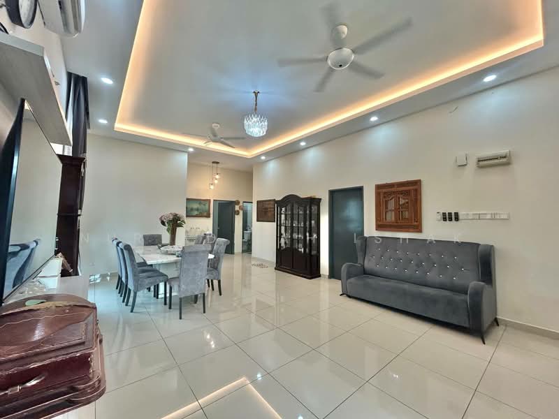 Rumah Berkembar untuk Dijual di Kampung Batu 9 Kebun Baru (Telok Panglima Garang) - Nur Adibah Ishak - PropertyGuru.com.my