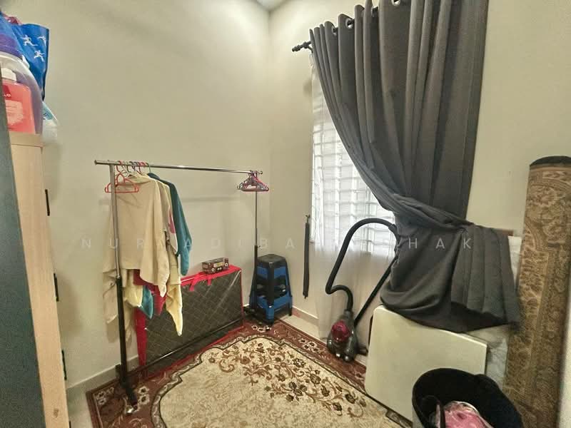 Rumah Berkembar untuk Dijual di Kampung Batu 9 Kebun Baru (Telok Panglima Garang) - Nur Adibah Ishak - PropertyGuru.com.my