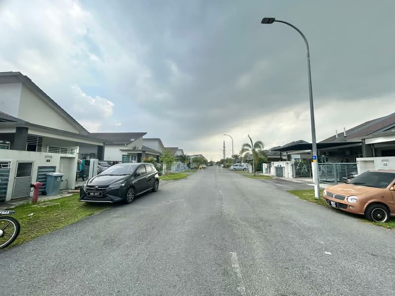 Rumah Berkembar untuk Dijual di Kampung Batu 9 Kebun Baru (Telok Panglima Garang) - Nur Adibah Ishak - PropertyGuru.com.my