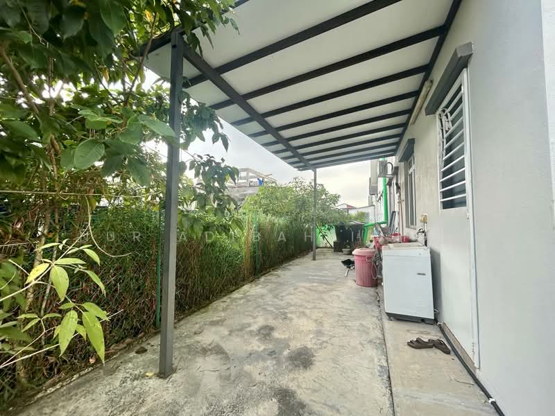 Rumah Berkembar untuk Dijual di Kampung Batu 9 Kebun Baru (Telok Panglima Garang) - Nur Adibah Ishak - PropertyGuru.com.my