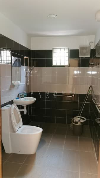 Zero-Lot Bungalow for Sale in Seksyen 3 (Petaling Jaya) - Raymond Tan - Bathroom - PropertyGuru.com.my