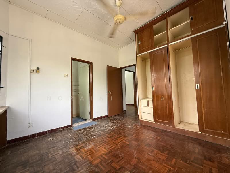 Rumah Teres 2 Tingkat untuk Dijual di Seksyen 4 (Bangi) - Noraini Dahan - Bedroom - PropertyGuru.com.my