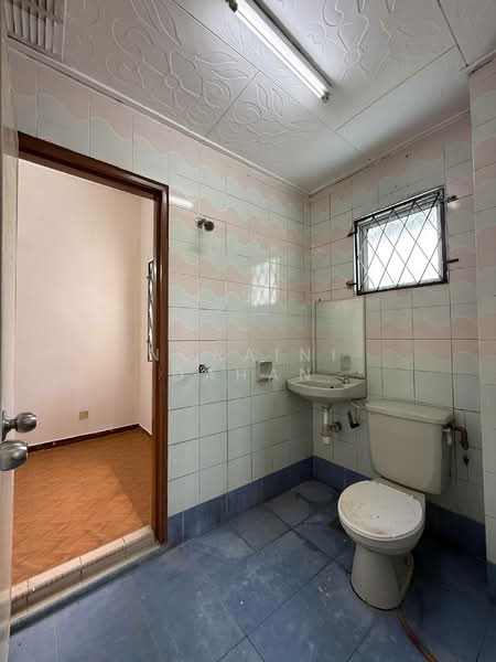 Rumah Teres 2 Tingkat untuk Dijual di Seksyen 4 (Bangi) - Noraini Dahan - Bathroom - PropertyGuru.com.my