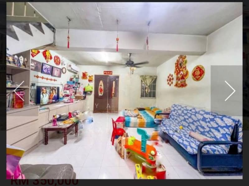 2-storey Terraced House for Sale in Taman Rakan Cheras (Cheras) - Bryan Cho - Living Room - PropertyGuru.com.my