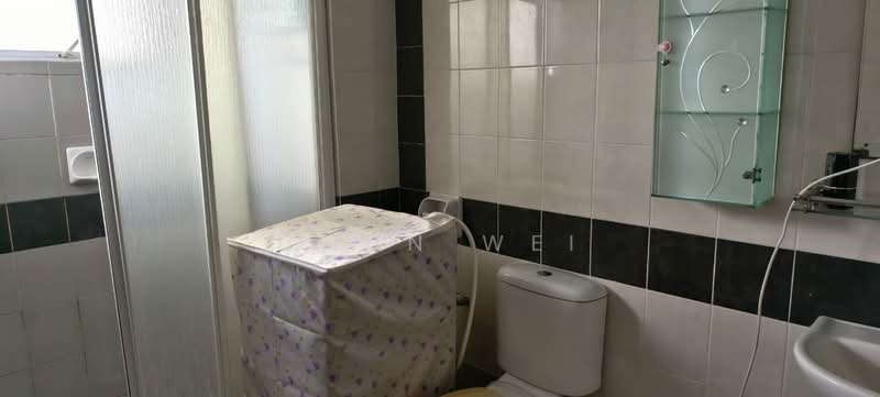 Servis Apartment untuk Disewa di Koi Kinrara - Chun Wei - Bathroom - PropertyGuru.com.my