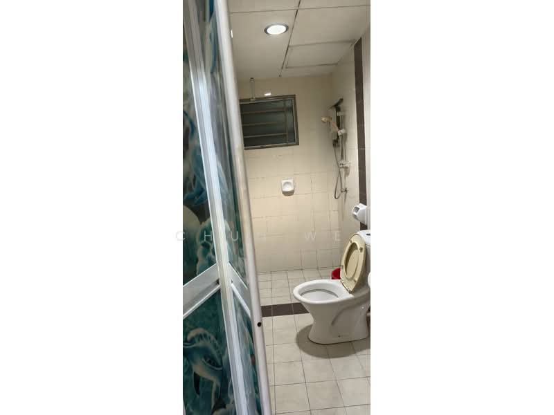 Servis Apartment untuk Disewa di Koi Kinrara - Chun Wei - Bathroom - PropertyGuru.com.my