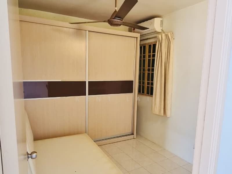 Pangsapuri untuk Dijual di Relau Vista Apartment - Kent Lai - Bedroom - PropertyGuru.com.my