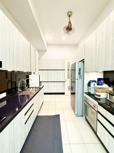 Rumah Banglo untuk Dijual di Sejati Residences (Cyberjaya) - Noraini Dahan - Kitchen - PropertyGuru.com.my