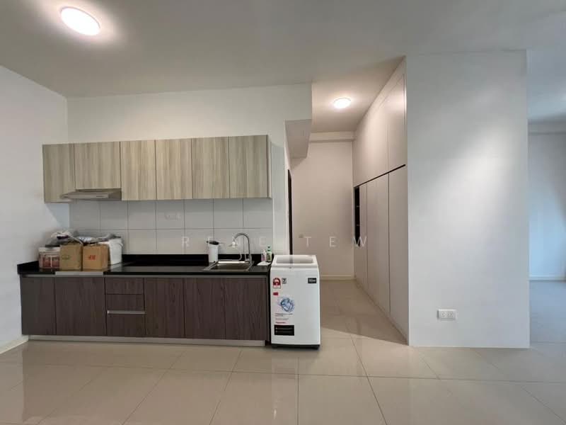 Servis Apartment untuk Dijual di Molek Regency - Rene Tew - PropertyGuru.com.my