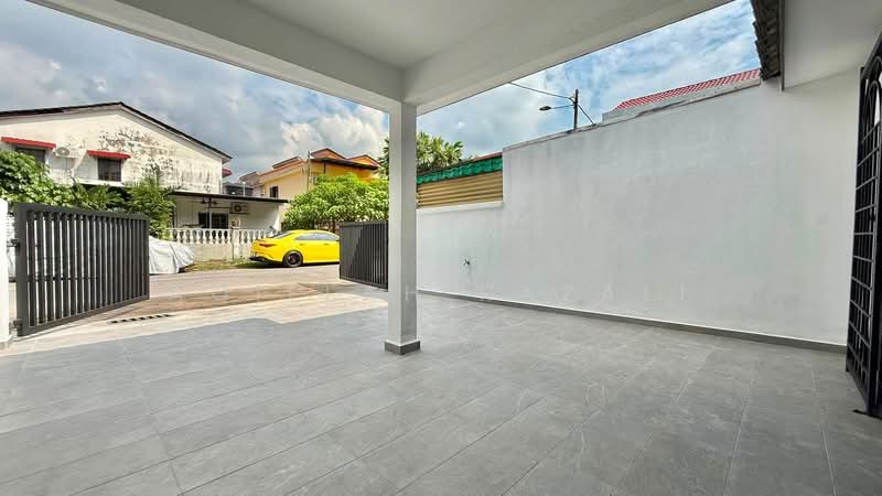 Rumah Teres 2 Tingkat untuk Dijual di Seksyen 2, Taman Kinrara (Puchong) - Aqillah Razali - Exterior - PropertyGuru.com.my
