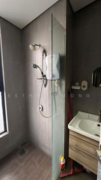 Kediaman Servis untuk Dijual di Geo Bukit Rimau - Esther Leong - Bathroom - PropertyGuru.com.my