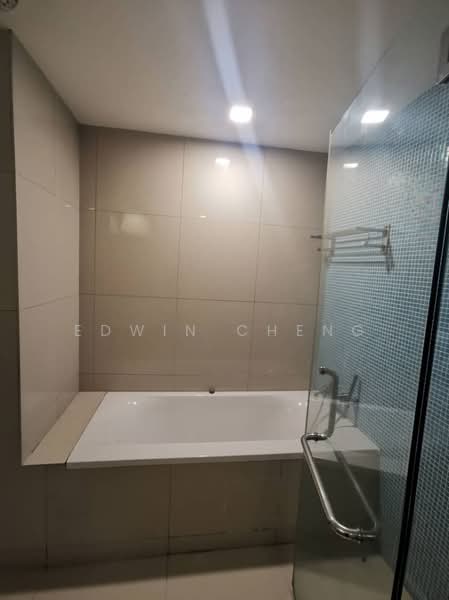 Service Residence for Rent at Cormar Suites (Fraser Place (Lot 163)) - Edwin Cheng - Bathroom - PropertyGuru.com.my