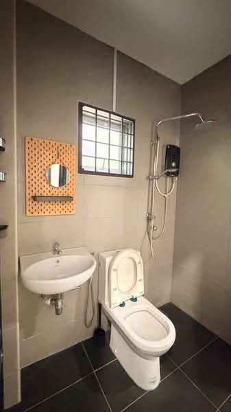 Rumah Teres 2 Tingkat untuk Disewa di Taman Putra Prima (Puchong) - Mico Wong - Bathroom - PropertyGuru.com.my