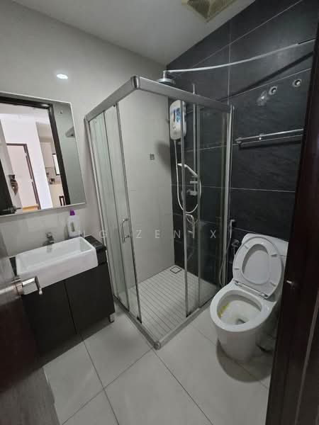 Condominium for Rent at Royal Strand @ Country Garden Danga Bay - NG ZEN XI - Bathroom - PropertyGuru.com.my