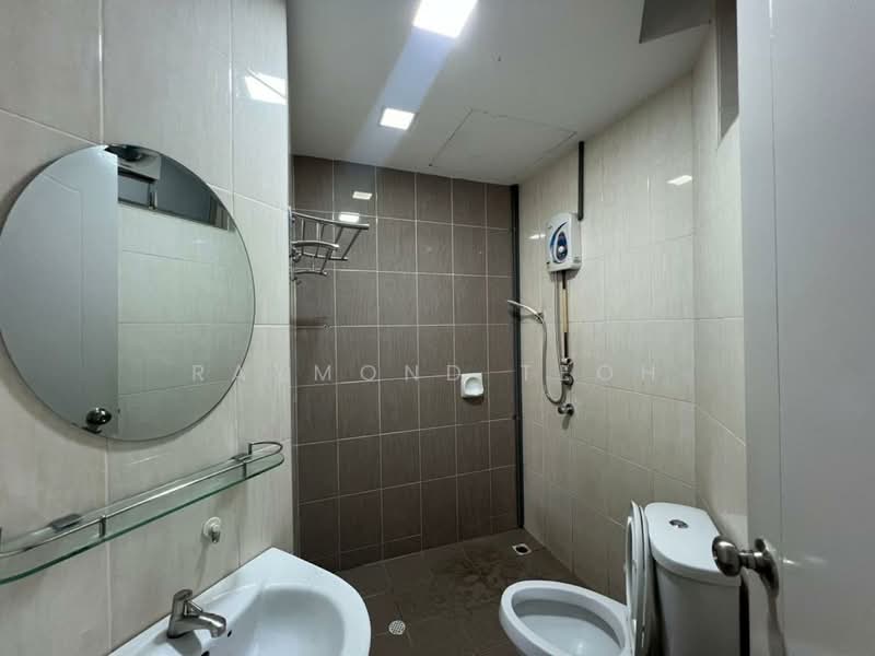 Servis Apartment untuk Disewa di Birch Plaza - Raymond Teoh - Bathroom - PropertyGuru.com.my