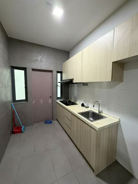 Servis Apartment untuk Disewa di Amerin Residence - Jercy Tan - Kitchen - PropertyGuru.com.my