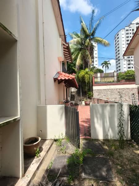Rumah Banglo untuk Disewa di Taman Nong Chik (Johor Bahru) - Reny Hee - Exterior - PropertyGuru.com.my
