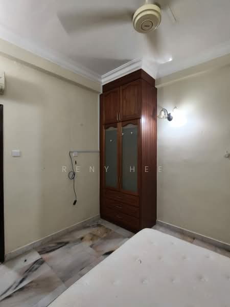 Rumah Banglo untuk Disewa di Taman Nong Chik (Johor Bahru) - Reny Hee - PropertyGuru.com.my