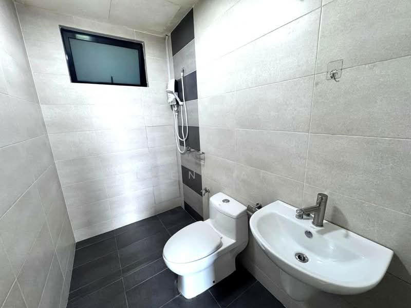 Servis Apartment untuk Dijual di Molek Regency - Leen Lai - Bathroom - PropertyGuru.com.my
