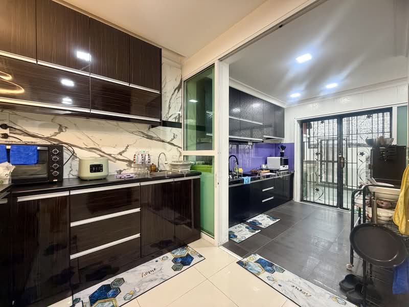 Rumah Teres 2.5 Tingkat untuk Dijual di Taman Bukit Serdang (Seri Kembangan) - Billy Chan - Kitchen - PropertyGuru.com.my