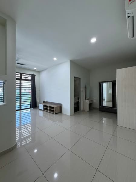 2-storey Terraced House for Sale in Taman Puteri Wangsa (Ulu Tiram) - Reny Hee - Living Room - PropertyGuru.com.my