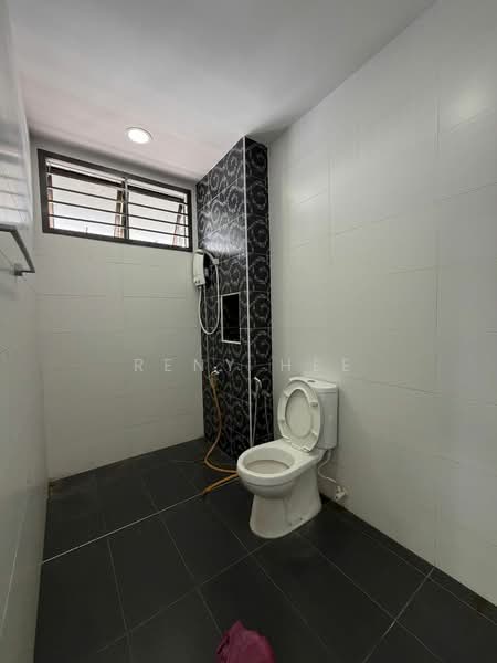 2-storey Terraced House for Sale in Taman Puteri Wangsa (Ulu Tiram) - Reny Hee - Bathroom - PropertyGuru.com.my