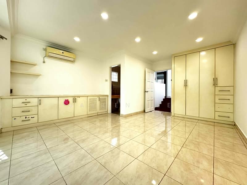 2-storey Terraced House for Sale in Taman Wawasan (Puchong) - Jayden Lee - Living Room - PropertyGuru.com.my