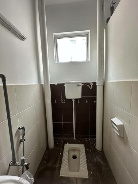 Shop / Office for Sale in Nusantara Prima (Gelang Patah) - Eric Lee - Bathroom - PropertyGuru.com.my