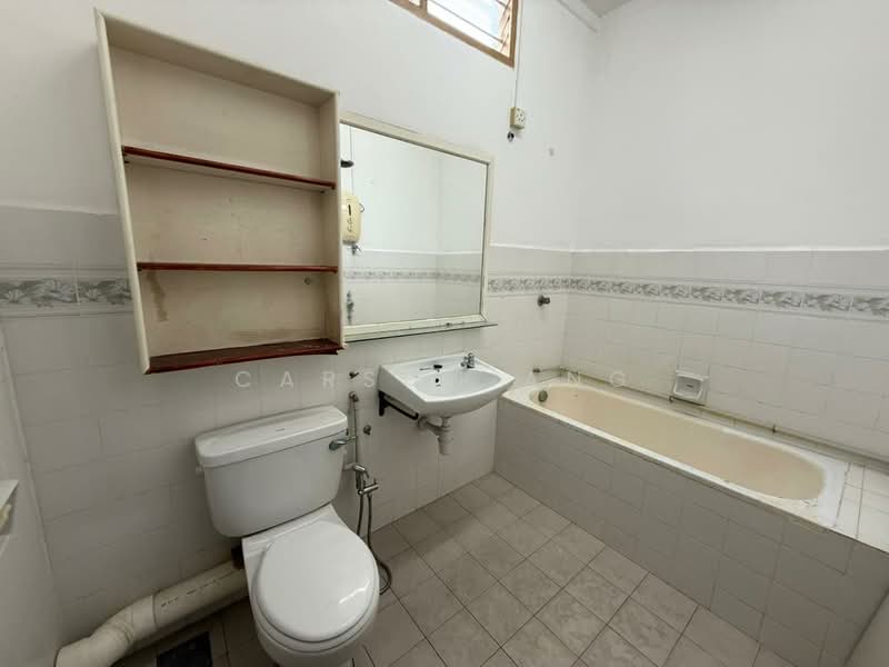 Apartment for Rent at Pantai Apartment - Carson Ang - Bathroom - PropertyGuru.com.my