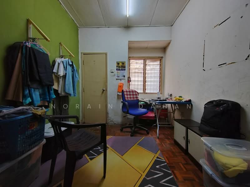 Terraced House for Sale in Taman Setia 2 (Balakong) - Noraini Dahan - Study - PropertyGuru.com.my