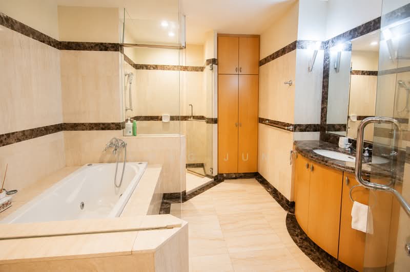 Service Residence for Sale at 3 Kia Peng - Yong Jun - Bathroom - PropertyGuru.com.my