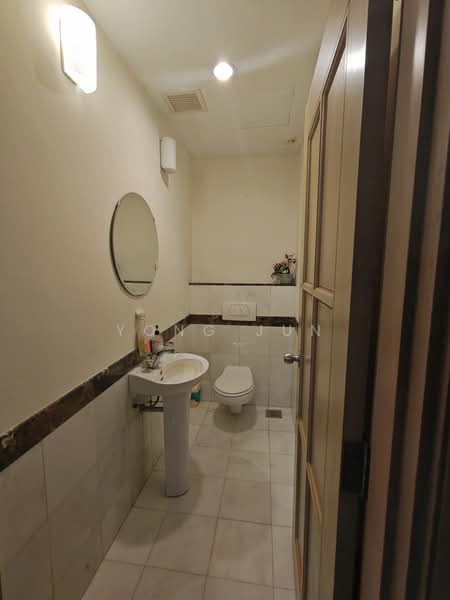 Service Residence for Sale at 3 Kia Peng - Yong Jun - Bathroom - PropertyGuru.com.my