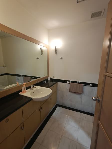 Service Residence for Sale at 3 Kia Peng - Yong Jun - Bathroom - PropertyGuru.com.my