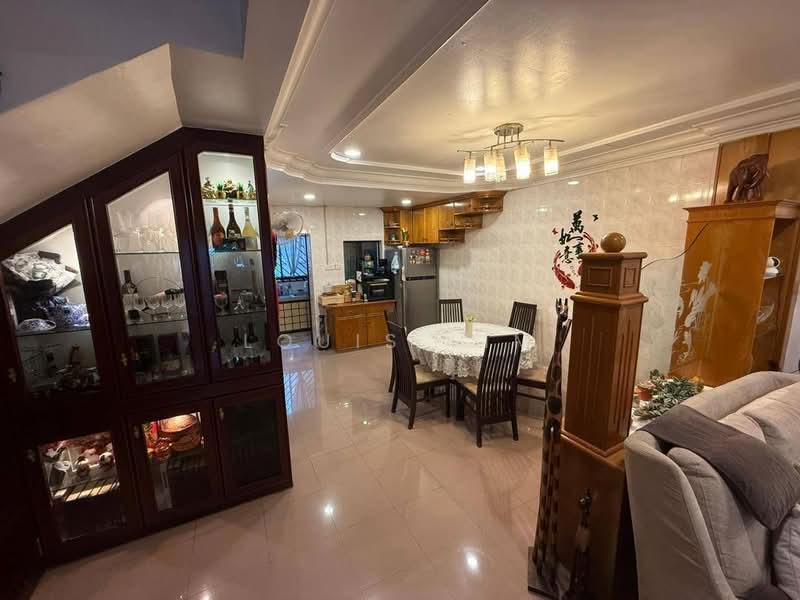 2-storey Terraced House for Sale in Taman Universiti (Sri Gading) - Louis Lim - PropertyGuru.com.my